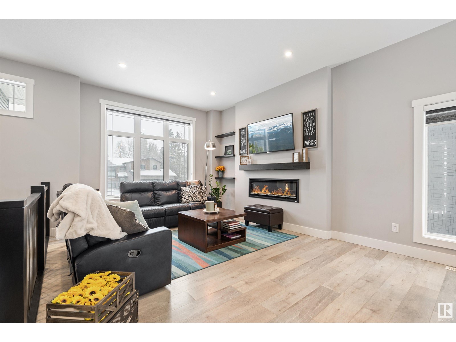 Property at 602 18 ST image 3