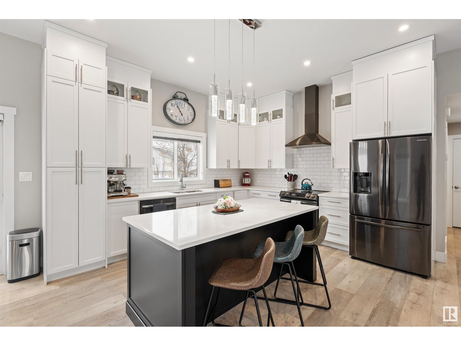 Property at 602 18 ST image 5