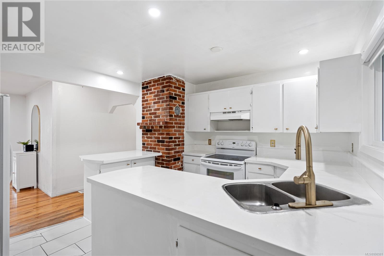 Property at 11255 Nitinat Rd image 3