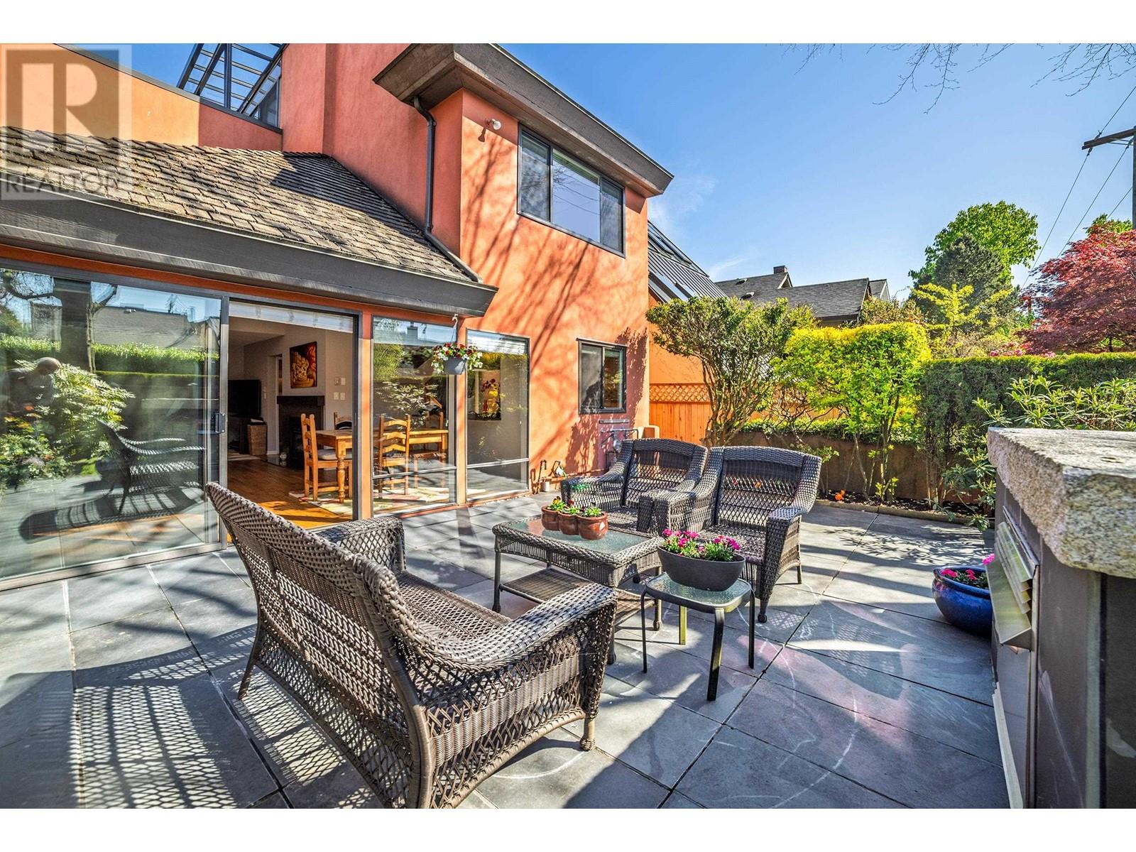 Property at 1304 MAPLE STREET image 3