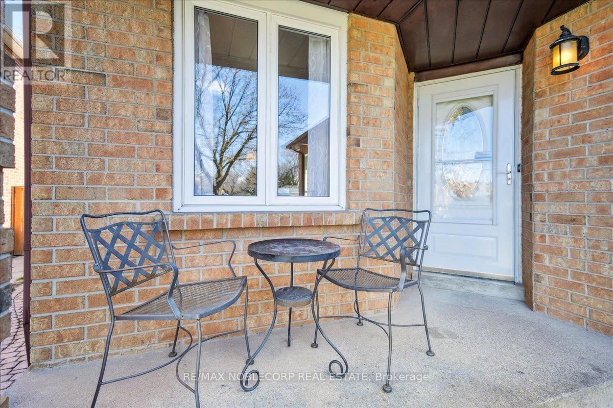 Property at 340 LAURENTIAN AVENUE image 3