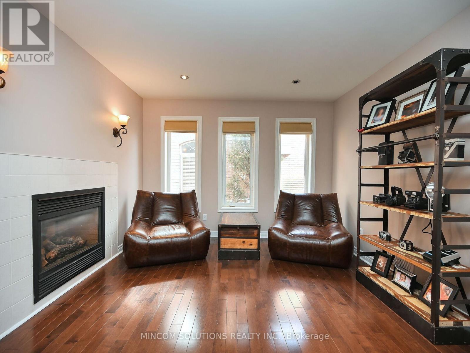 7178 Black Walnut Trail, Mississauga, Ontario  L5N 7N5 - Photo 7 - W12112478