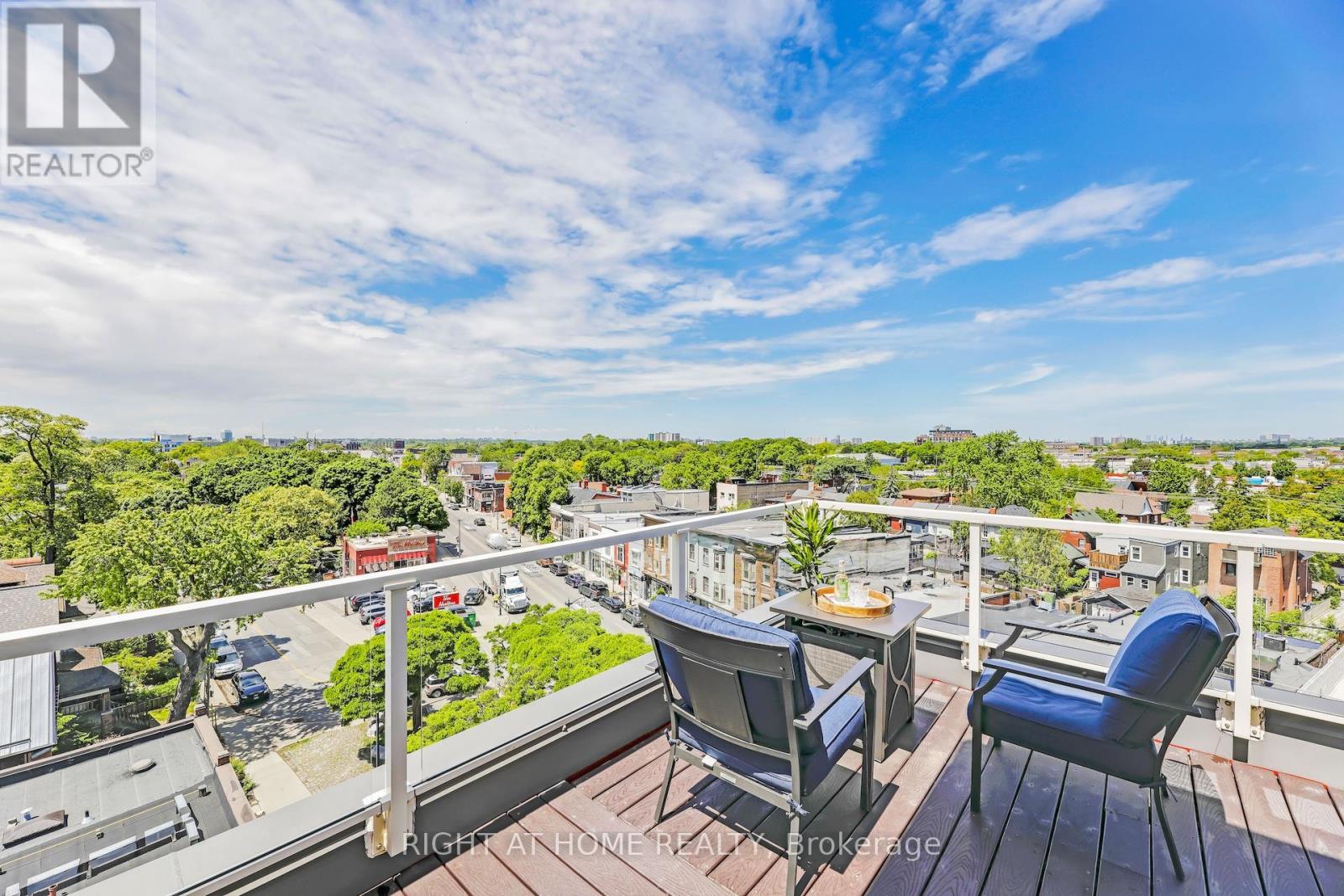 504 - 1 St Johns Road, Toronto (Junction Area), Ontario  M6P 1T7 - Photo 1 - W12112489