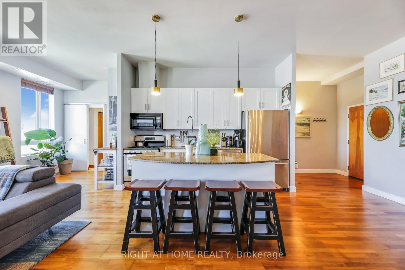 504 - 1 St Johns Road, Toronto, Ontario  M6P 1T7 - Photo 17 - W12112489