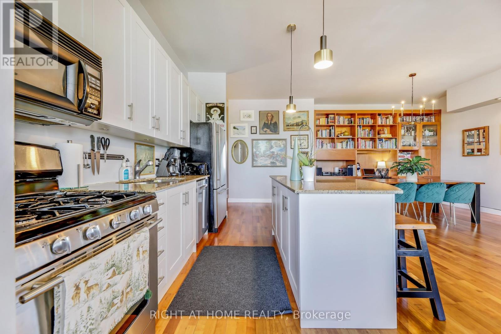 504 - 1 St Johns Road, Toronto, Ontario  M6P 1T7 - Photo 19 - W12112489