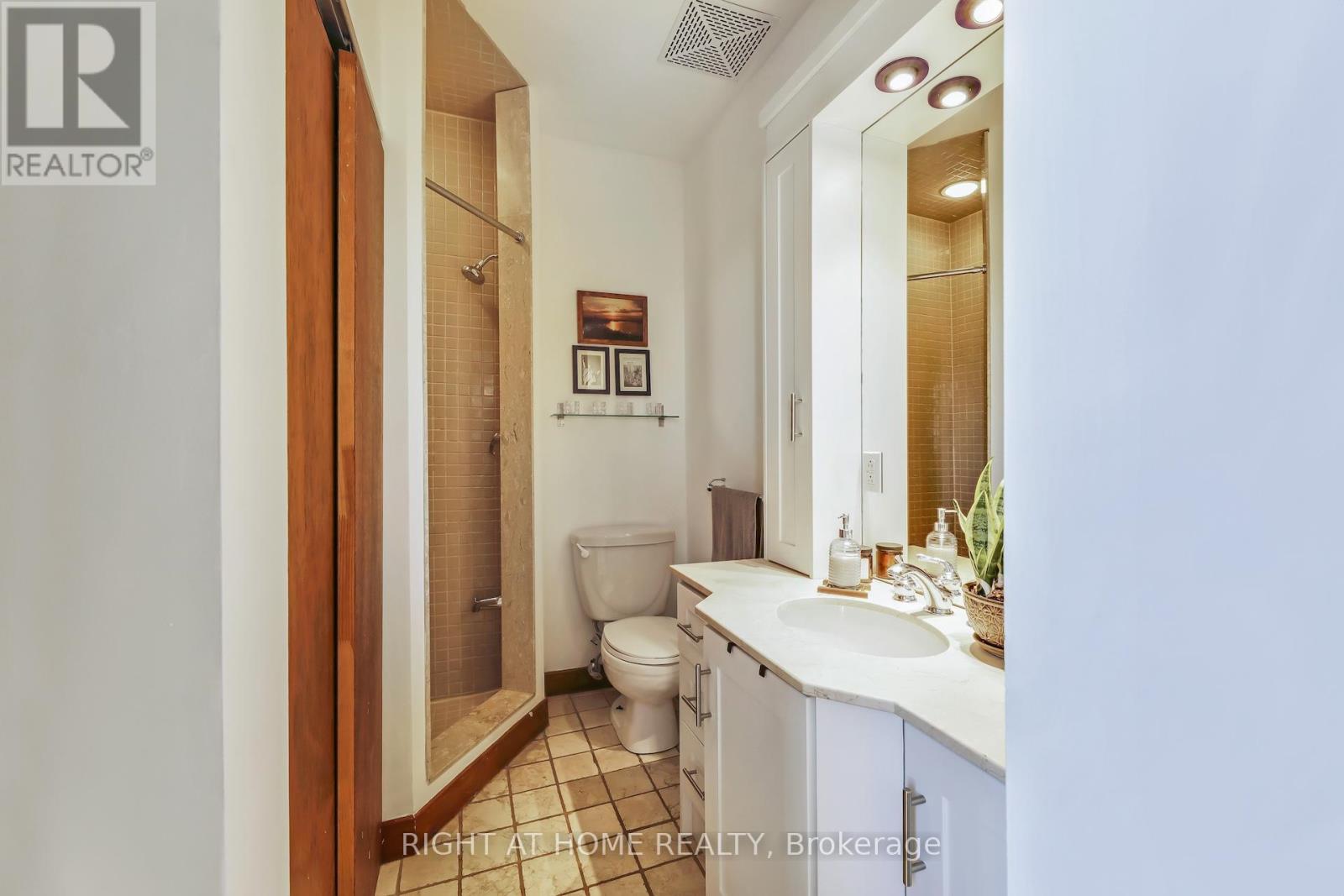 504 - 1 St Johns Road, Toronto, Ontario  M6P 1T7 - Photo 30 - W12112489