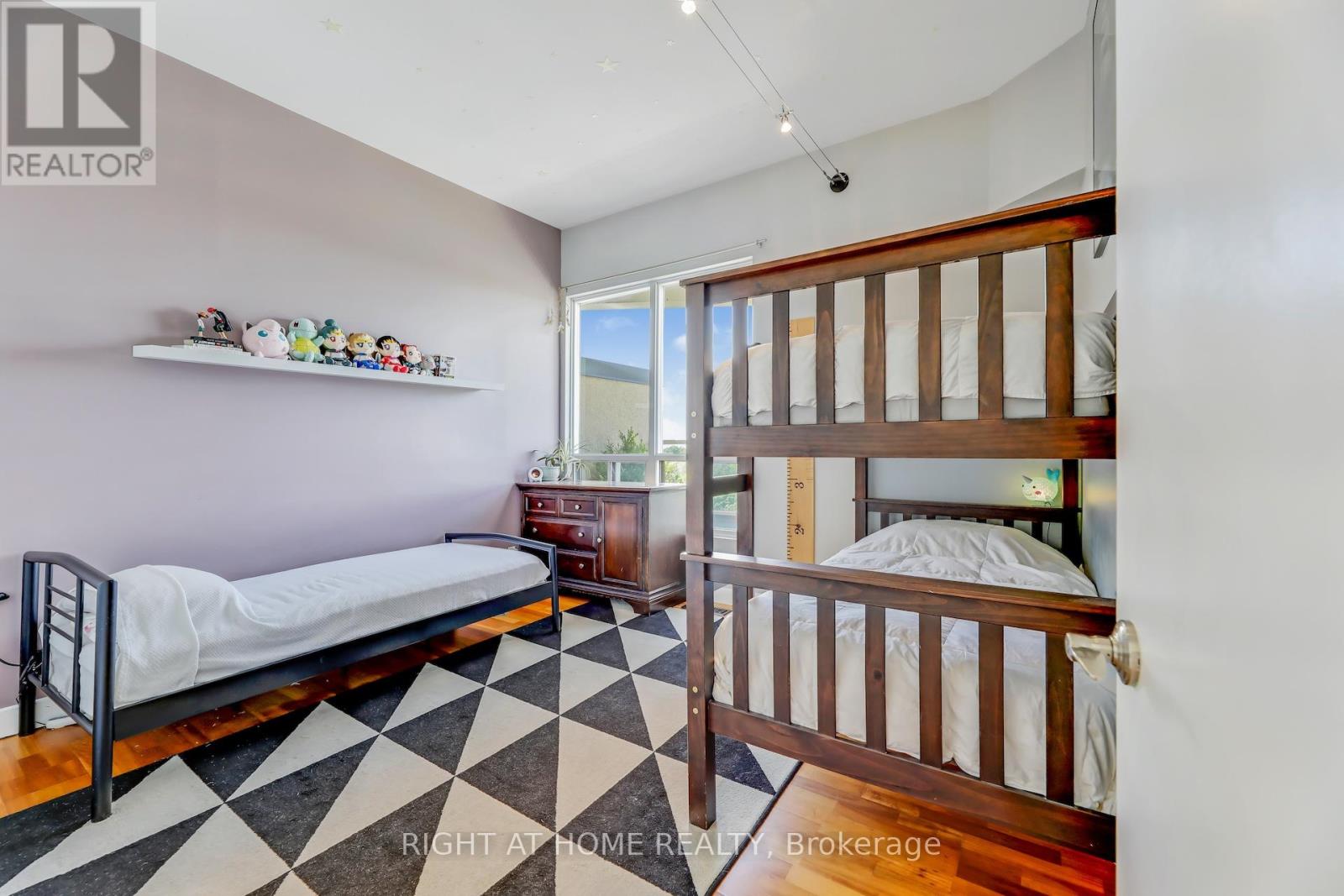 504 - 1 St Johns Road, Toronto, Ontario  M6P 1T7 - Photo 37 - W12112489