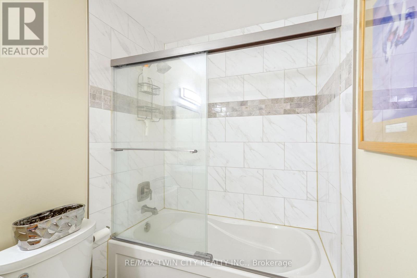 506 - 421 Fairview Drive, Brantford, Ontario  N3R 7M3 - Photo 19 - X12112451