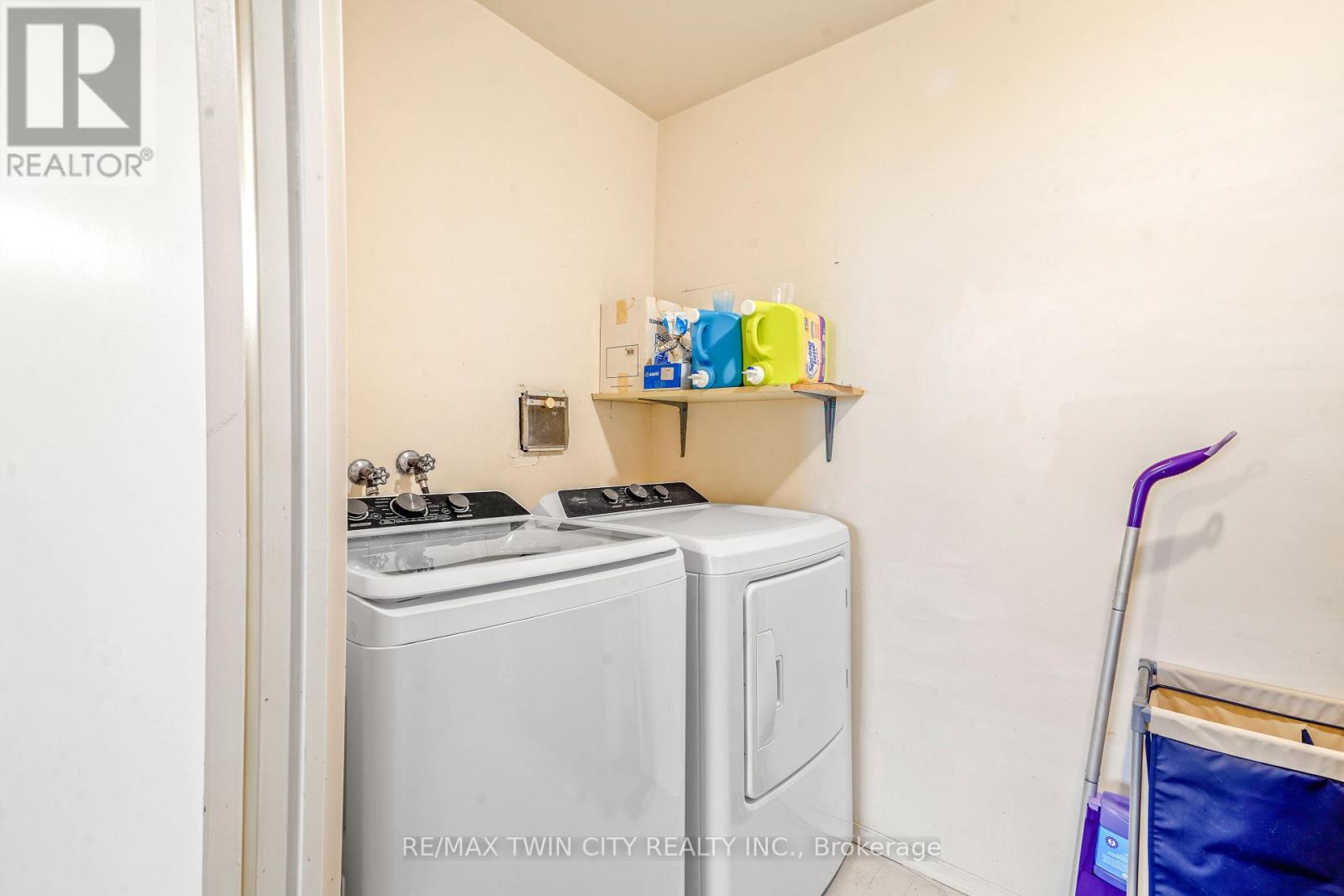 506 - 421 Fairview Drive, Brantford, Ontario  N3R 7M3 - Photo 23 - X12112451