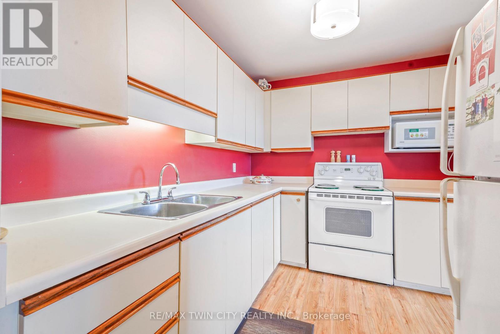 506 - 421 Fairview Drive, Brantford, Ontario  N3R 7M3 - Photo 7 - X12112451