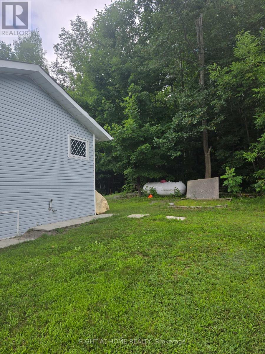 40 - 1043 Lobo Drive E, Minden Hills, Ontario  K0M 2K0 - Photo 22 - X12112466