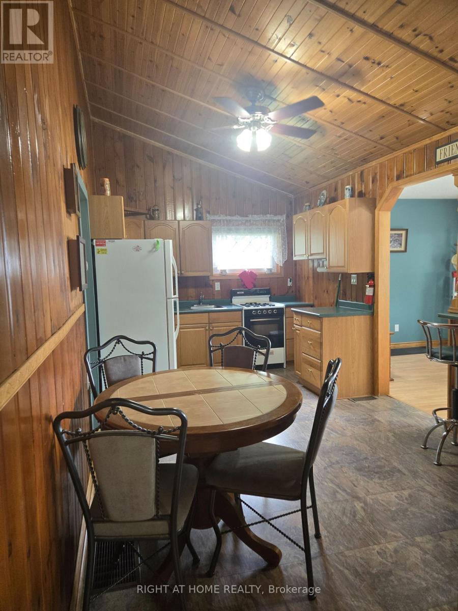 40 - 1043 Lobo Drive E, Minden Hills, Ontario  K0M 2K0 - Photo 9 - X12112466