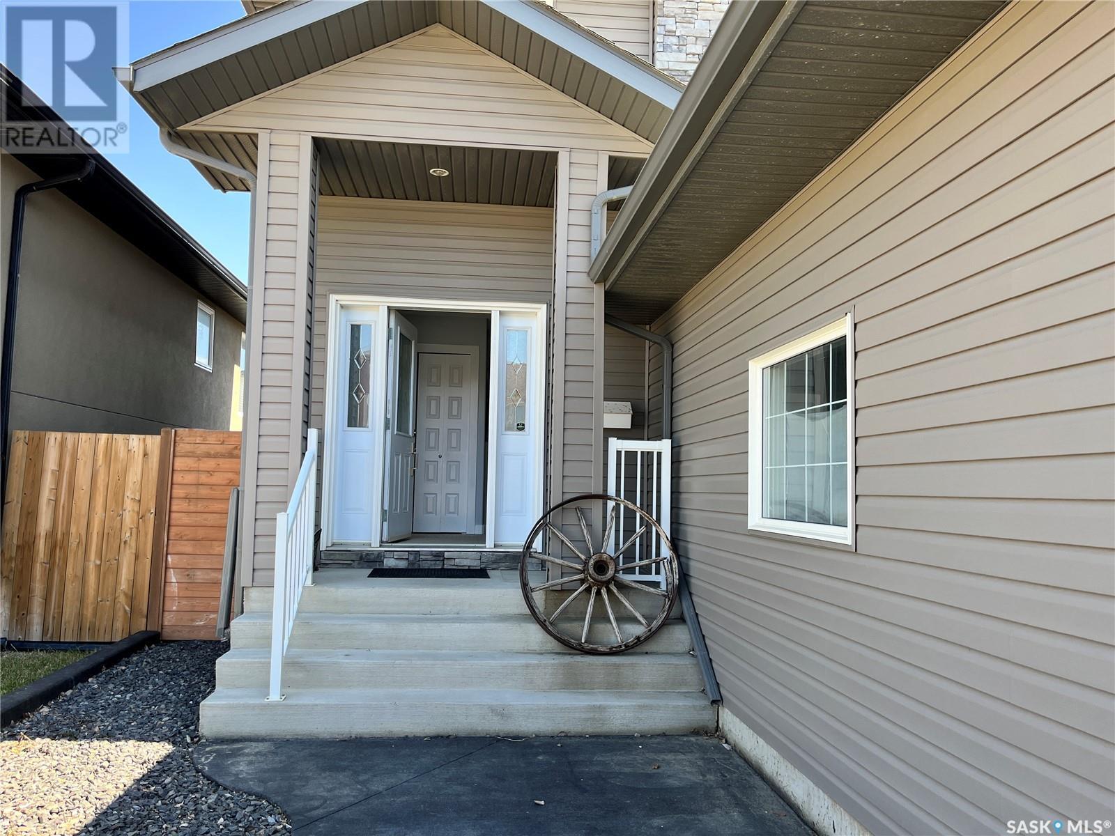 Property at 111 Atton CRESCENT image 3