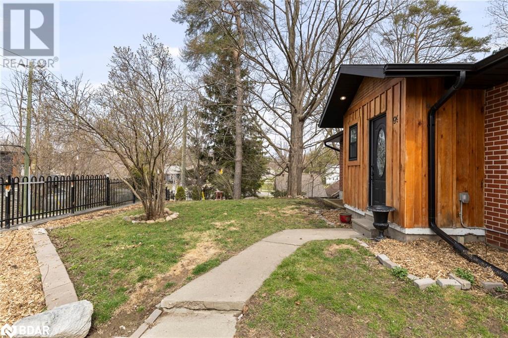 99 Wellington Street E, Barrie, Ontario  L4M 2C6 - Photo 4 - 40722911