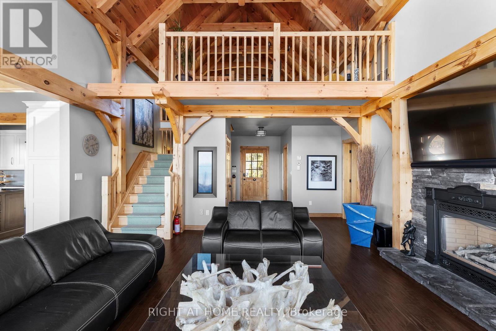 21 Lakeshore Road E, Oro-Medonte, Ontario  L0L 2E0 - Photo 24 - S12094339