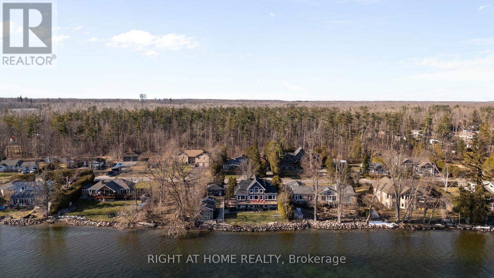 21 Lakeshore Road E, Oro-Medonte, Ontario  L0L 2E0 - Photo 17 - S12094339
