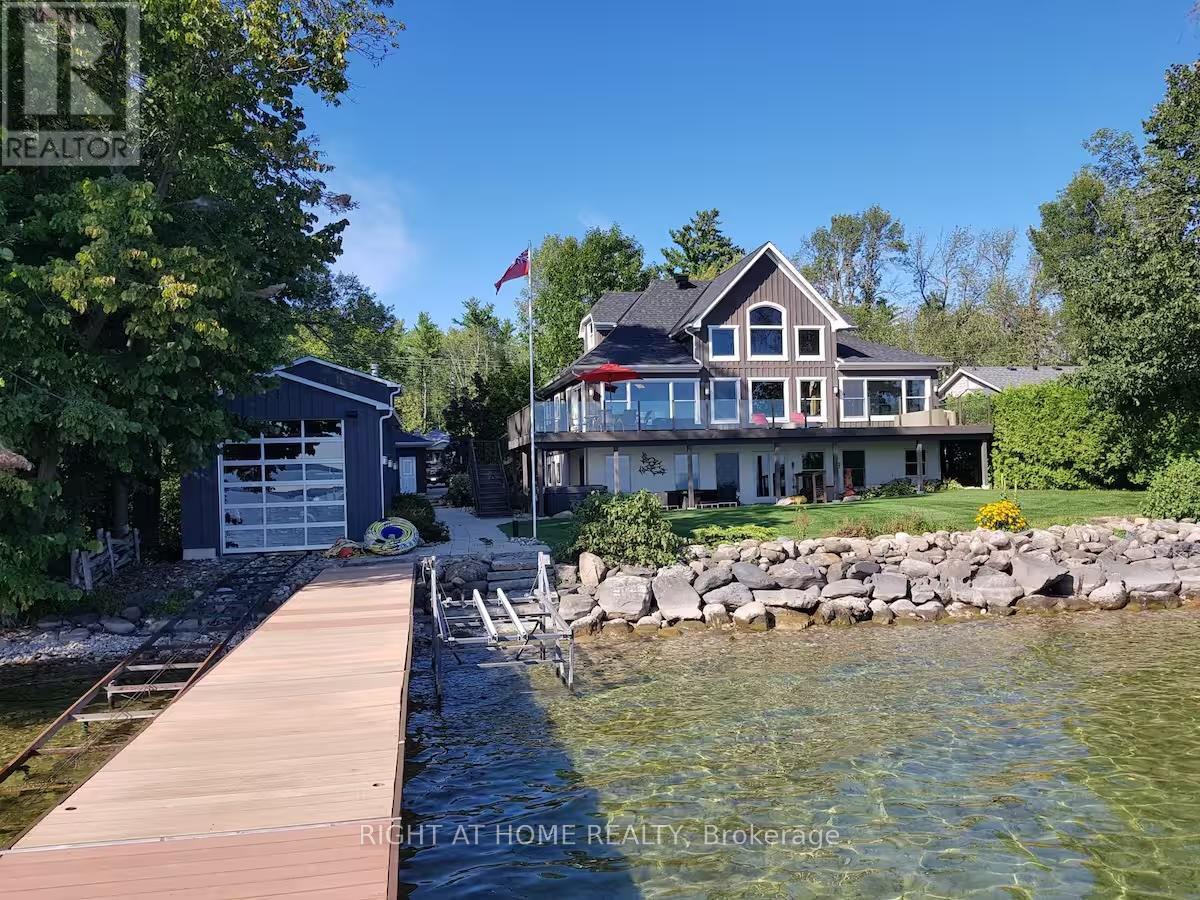 21 Lakeshore Road E, Oro-Medonte, Ontario  L0L 2E0 - Photo 12 - S12094339
