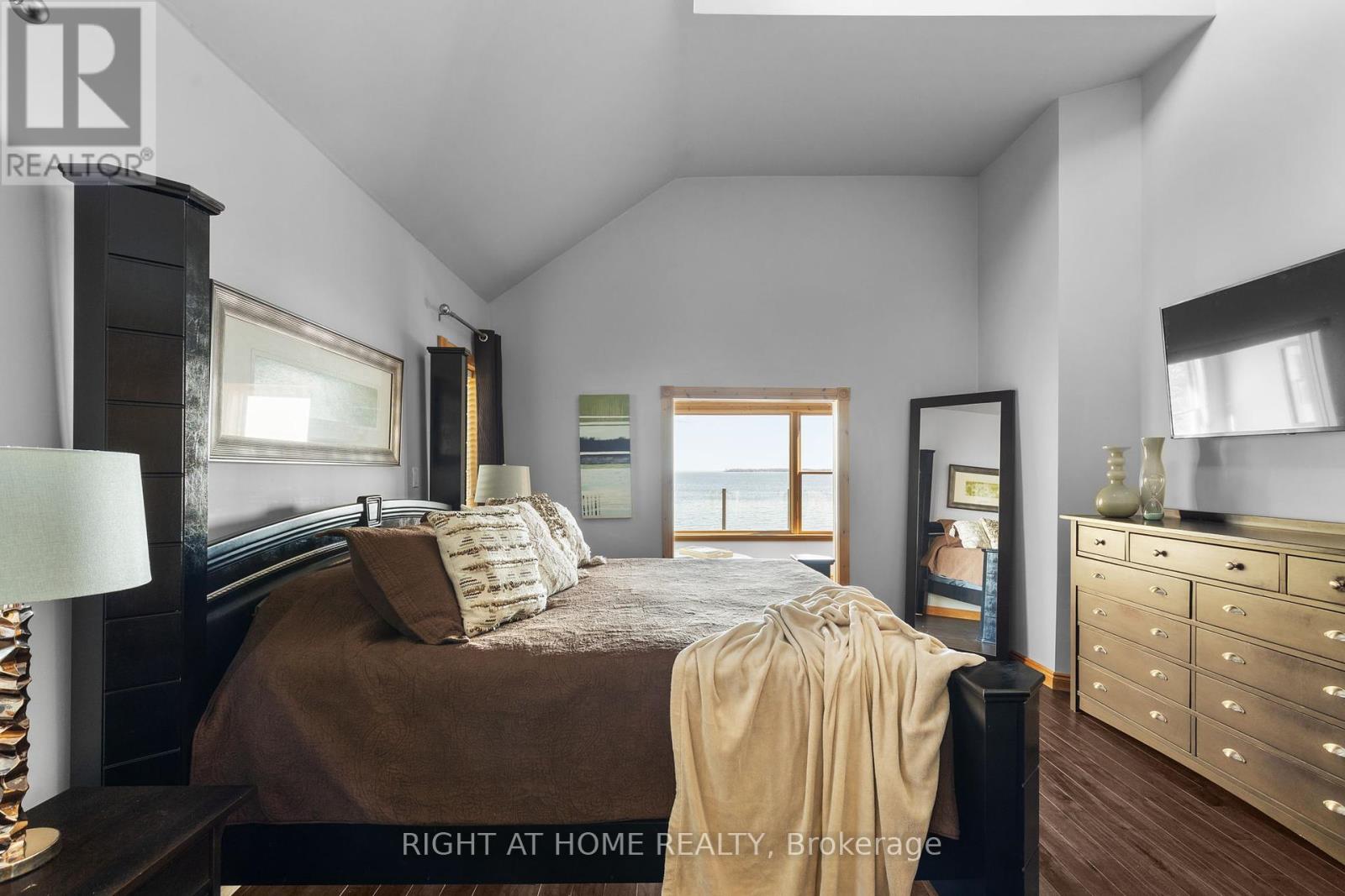 21 Lakeshore Road E, Oro-Medonte, Ontario  L0L 2E0 - Photo 36 - S12094339