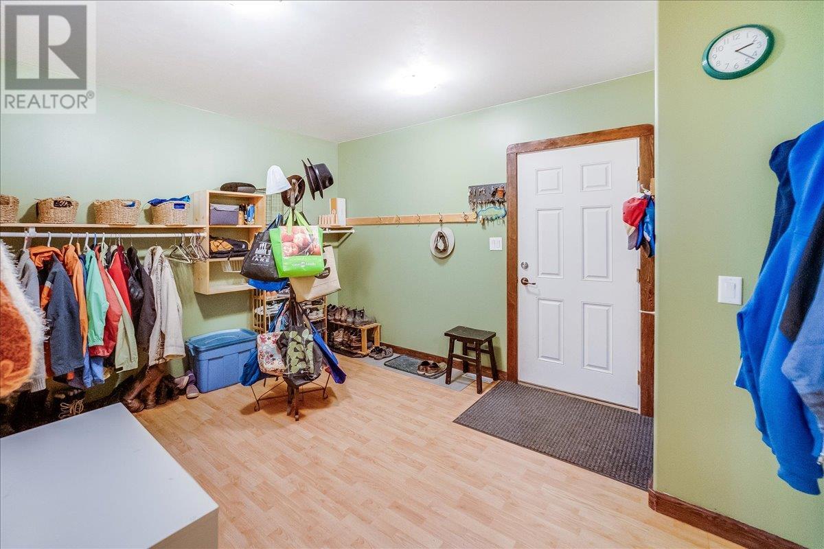 5626 Ducksway Road, Winlaw, British Columbia  V0G 2J0 - Photo 15 - 10345468