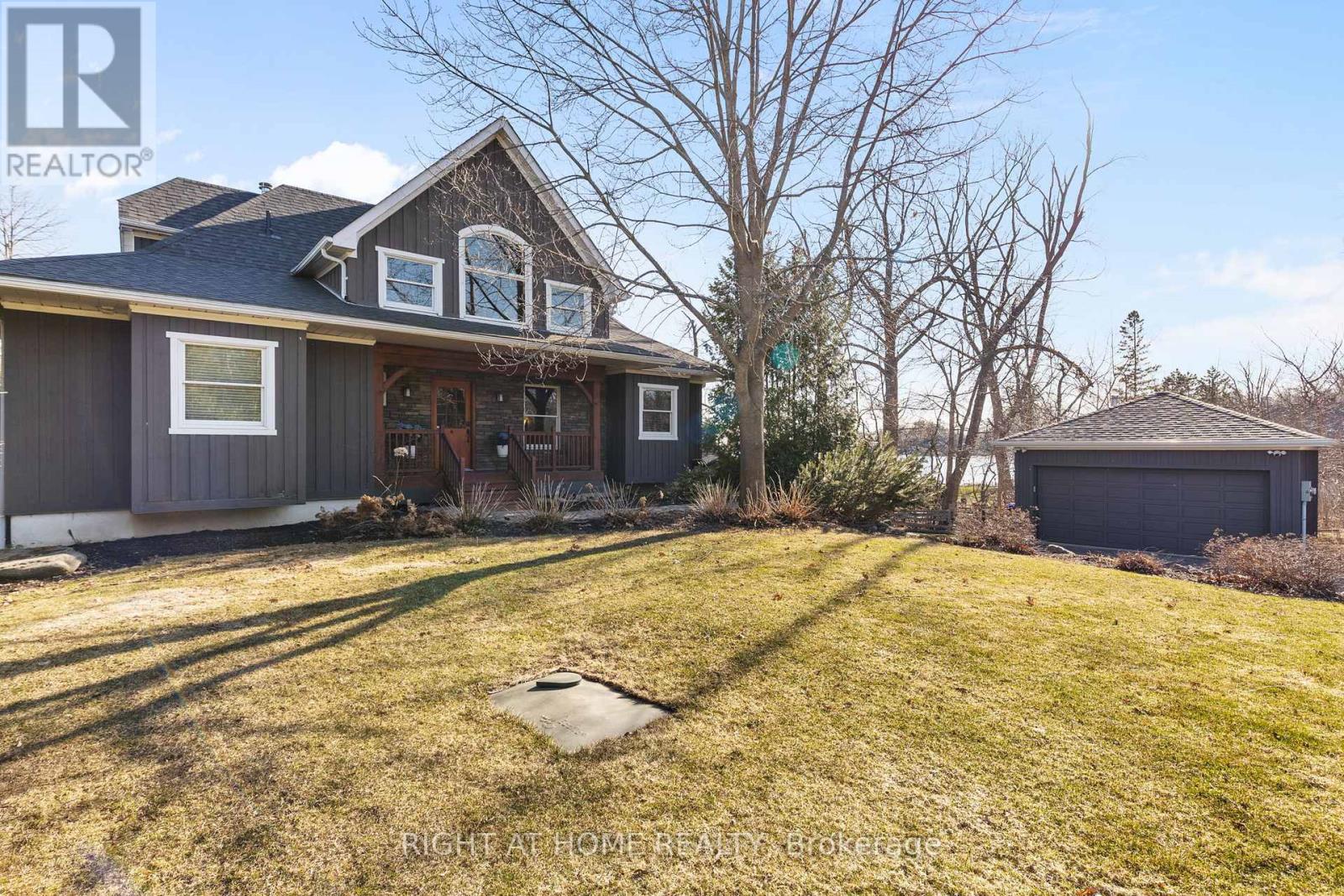 21 Lakeshore Road E, Oro-Medonte, Ontario  L0L 2E0 - Photo 2 - S12094339