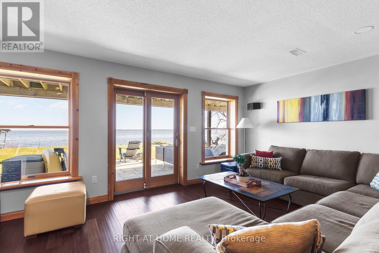 21 Lakeshore Road E, Oro-Medonte, Ontario  L0L 2E0 - Photo 43 - S12094339