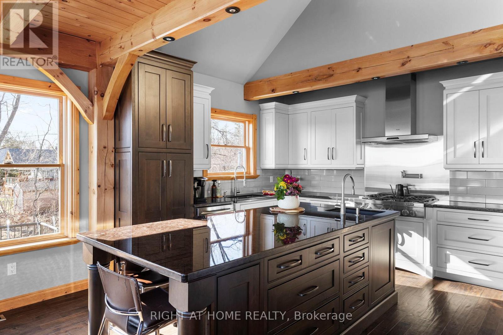 21 Lakeshore Road E, Oro-Medonte, Ontario  L0L 2E0 - Photo 32 - S12094339