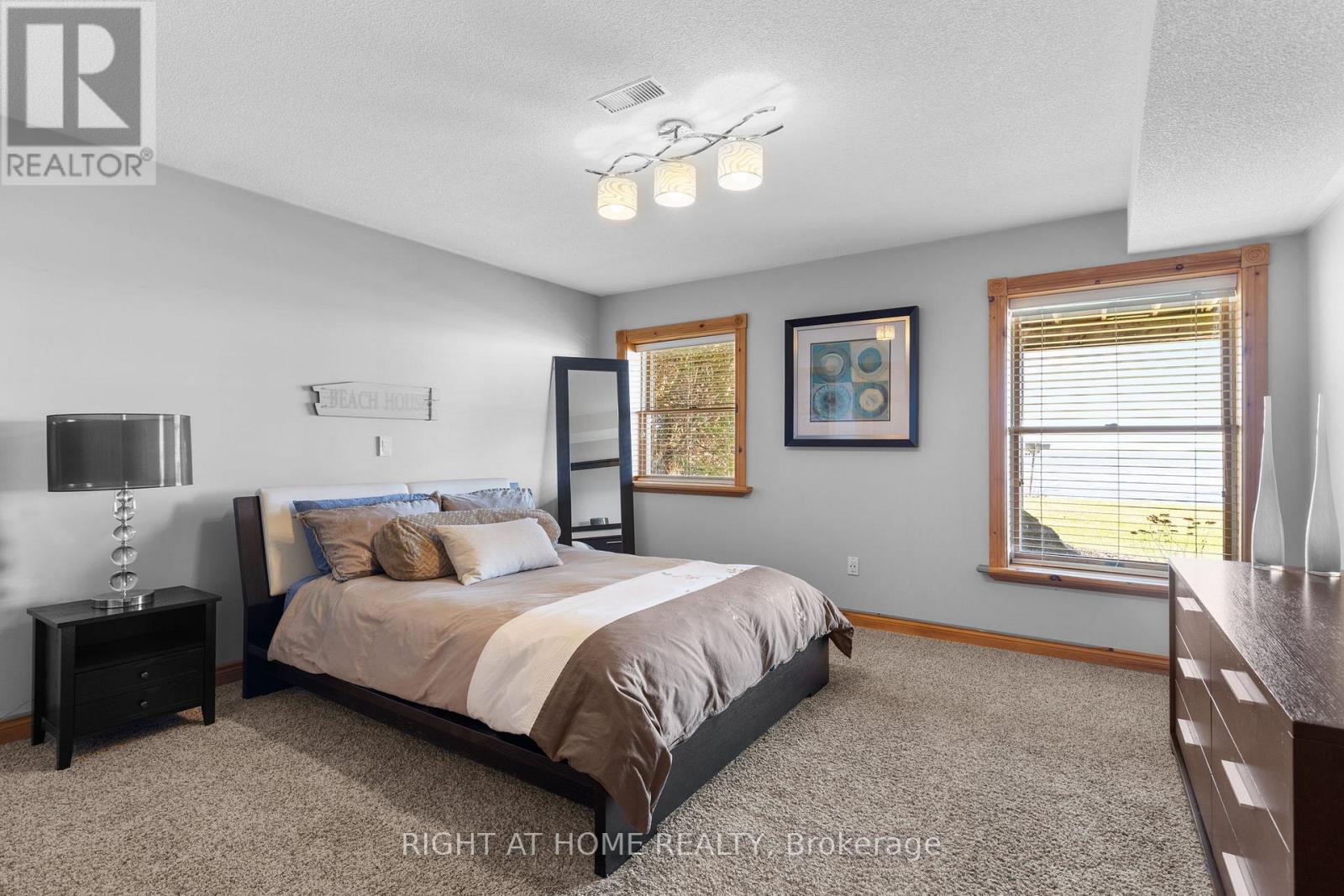 21 Lakeshore Road E, Oro-Medonte, Ontario  L3V 0K2 - Photo 46 - S12094339