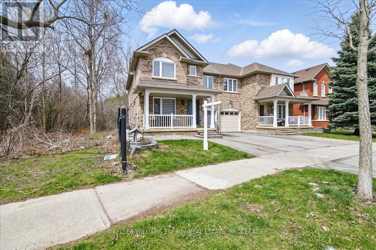 724 Craighurst Court E, Pickering, Ontario L1X 2W9 - Photo 2 - E12112739