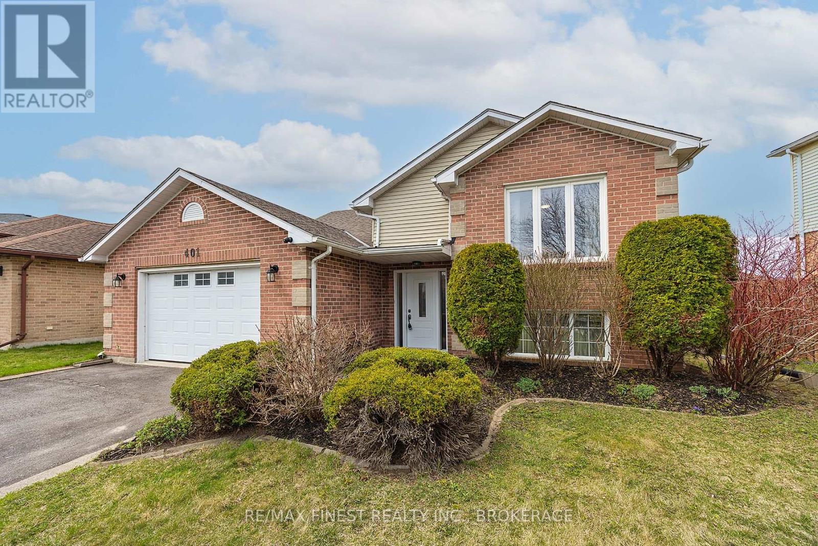 401 Kingsdale Avenue, Kingston, Ontario  K7M 8A1 - Photo 2 - X12112861