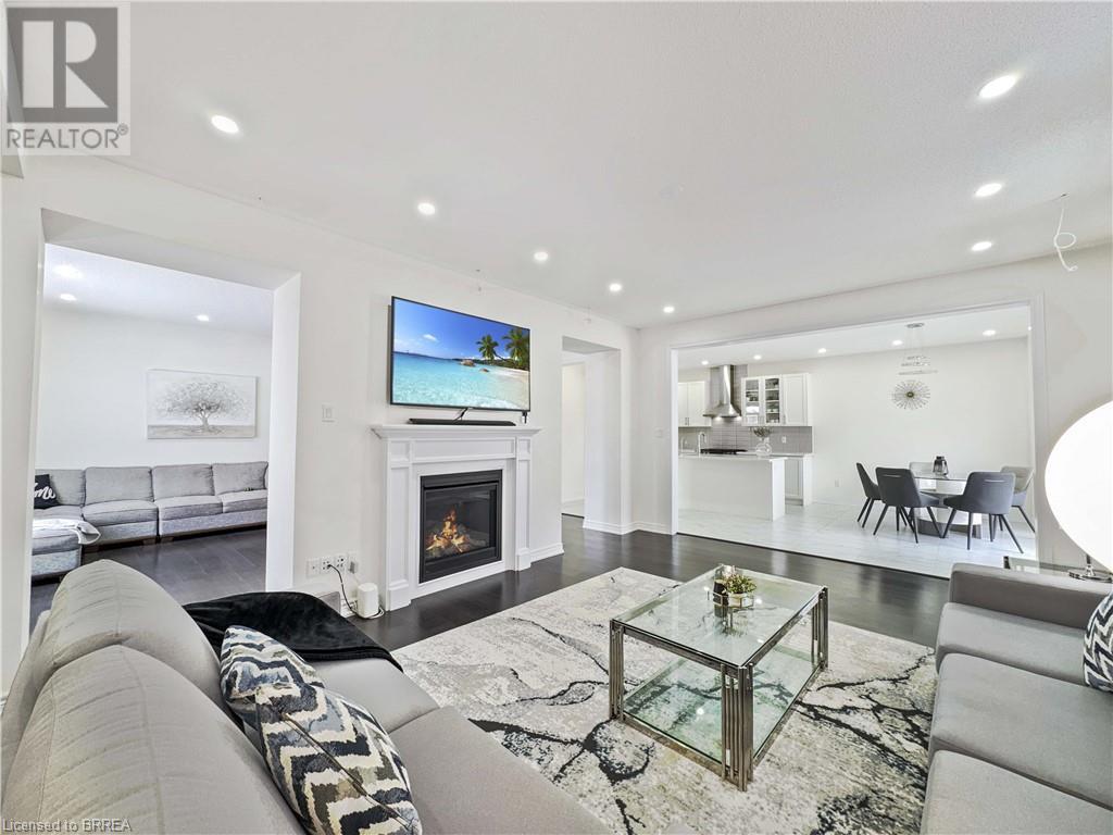 Property at 37 DRAKE Avenue image 4