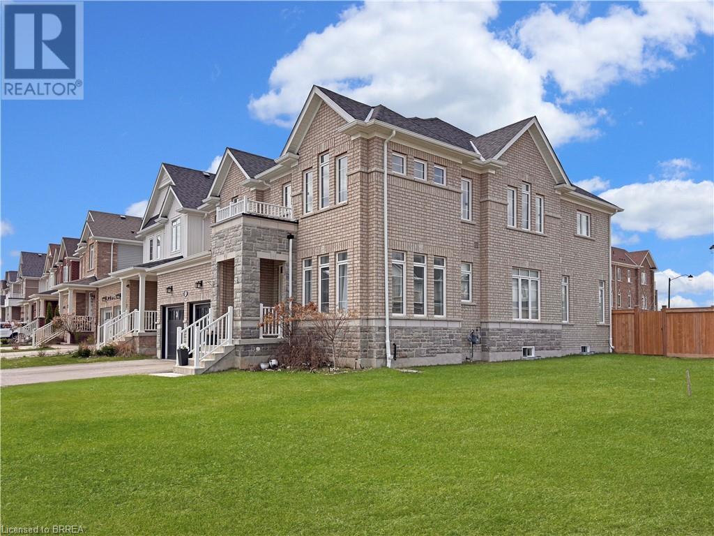 Property at 37 DRAKE Avenue image 2