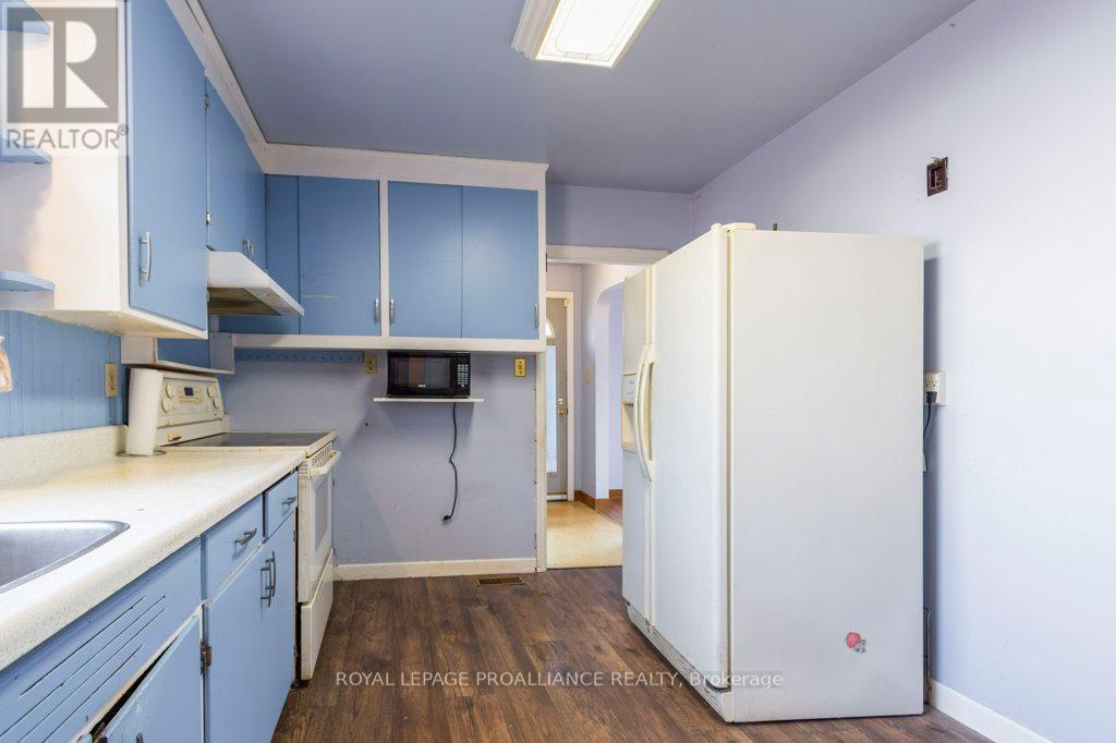 53 Montgomery Boulevard, Belleville, Ontario  K8N 1J2 - Photo 12 - X12112706