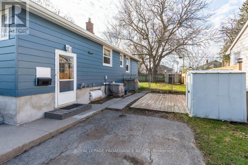 53 Montgomery Boulevard, Belleville, Ontario  K8N 1J2 - Photo 3 - X12112706