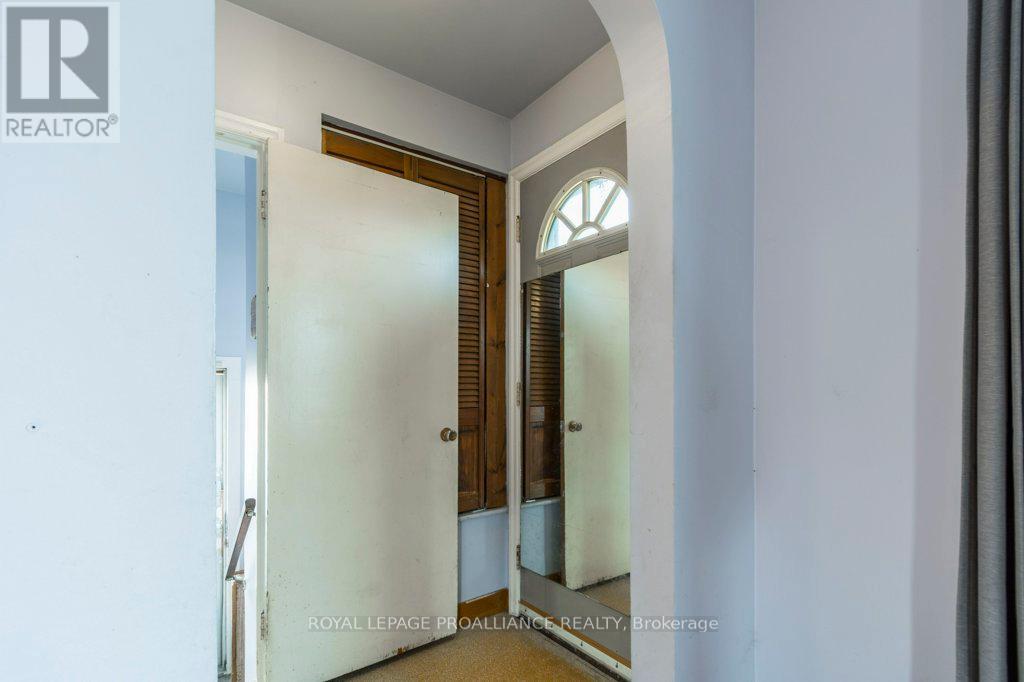 53 Montgomery Boulevard, Belleville, Ontario  K8N 1J2 - Photo 4 - X12112706