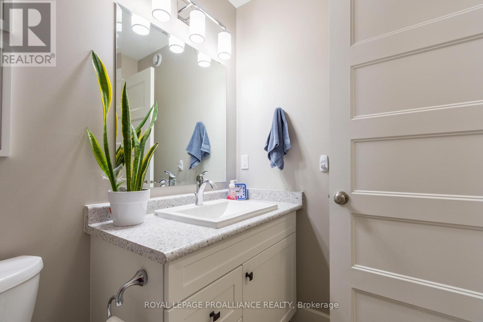 92 Meagan Lane, Quinte West, Ontario  K0K 2C0 - Photo 19 - X12112766