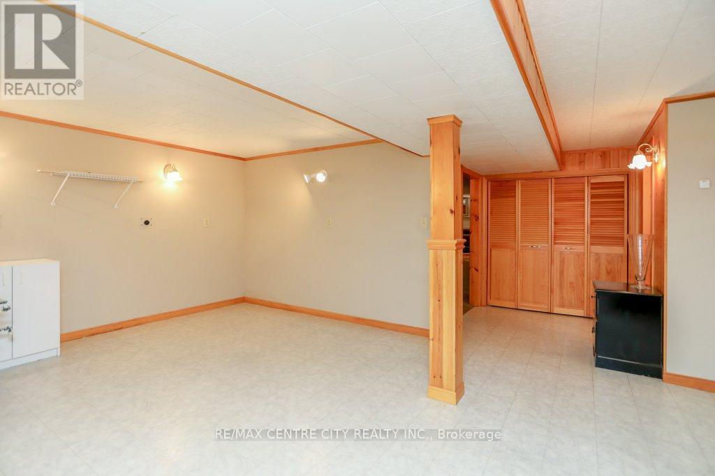 68 Sinclair Avenue, St. Thomas, Ontario  N5R 3A8 - Photo 35 - X12112591