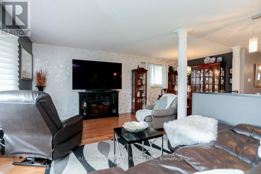 68 Sinclair Avenue, St. Thomas, Ontario  N5R 3A8 - Photo 9 - X12112591