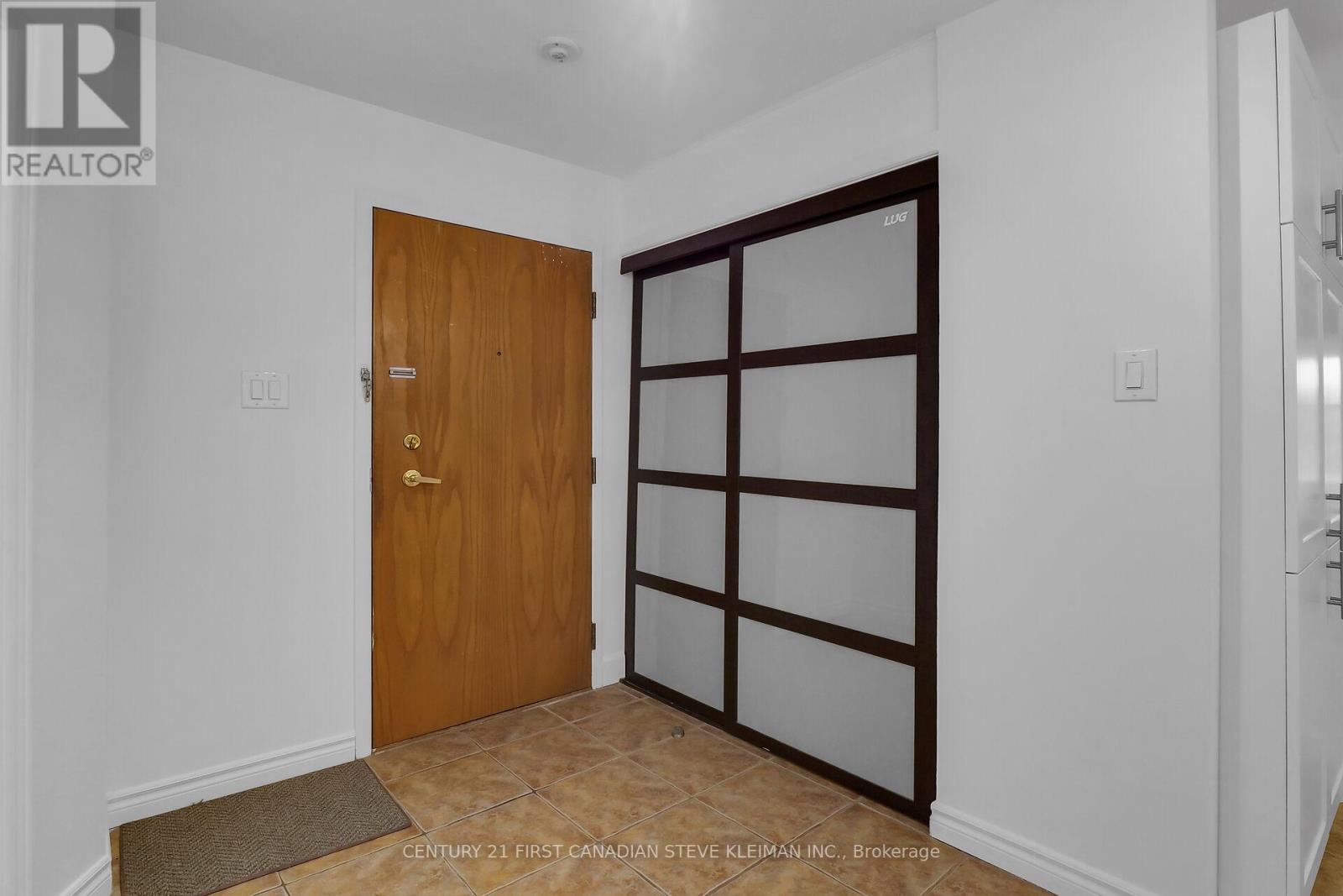 Property at 406 - 695 RICHMOND STREET image 2