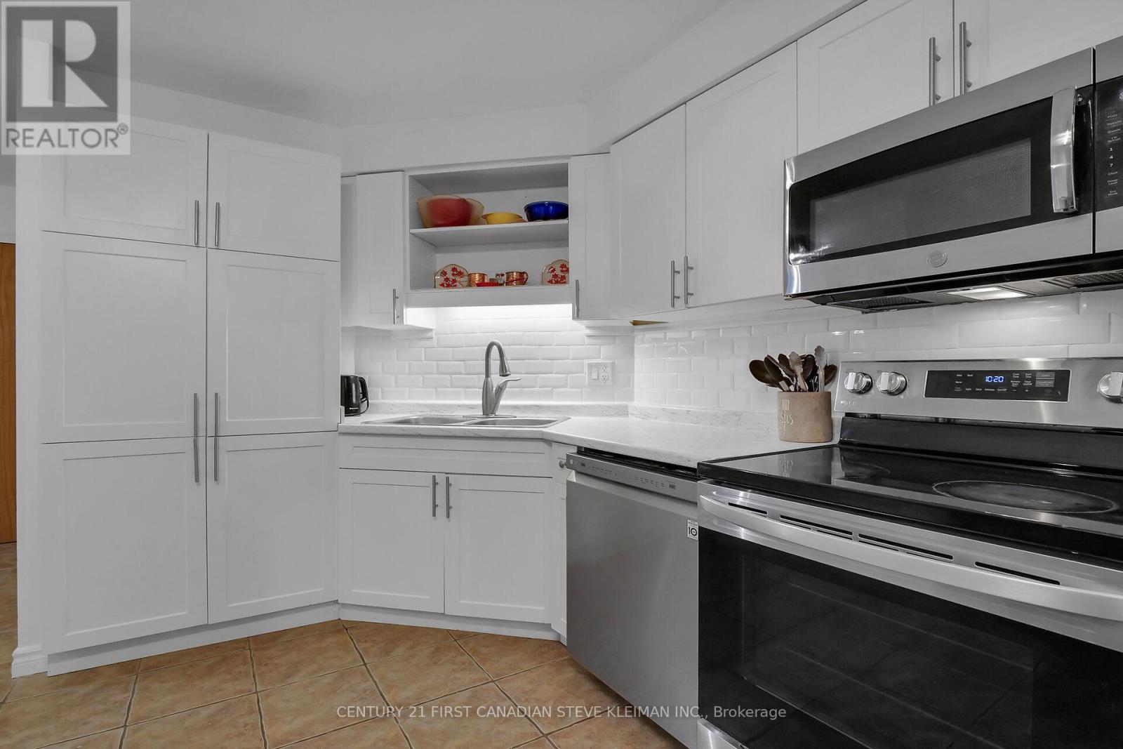 Property at 406 - 695 RICHMOND STREET image 4