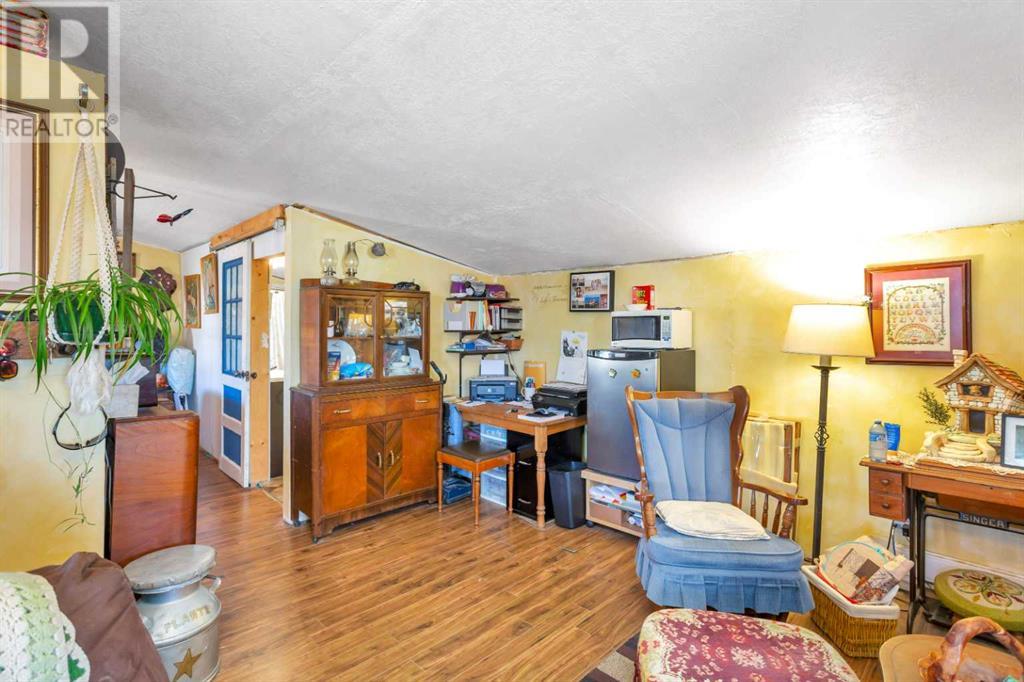 48 Main Street E, Big Valley, Alberta  T0J 0C9 - Photo 40 - A2210842