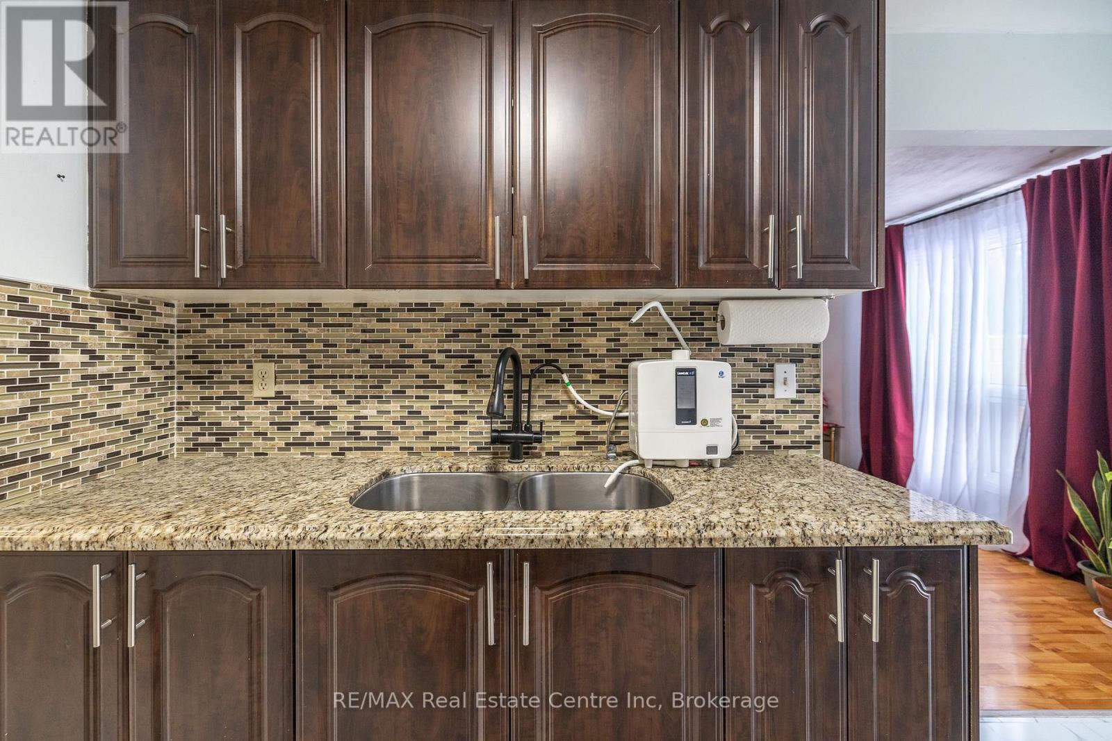 112 Stephen Drive, Guelph, Ontario  N1H 7R2 - Photo 6 - X11962220