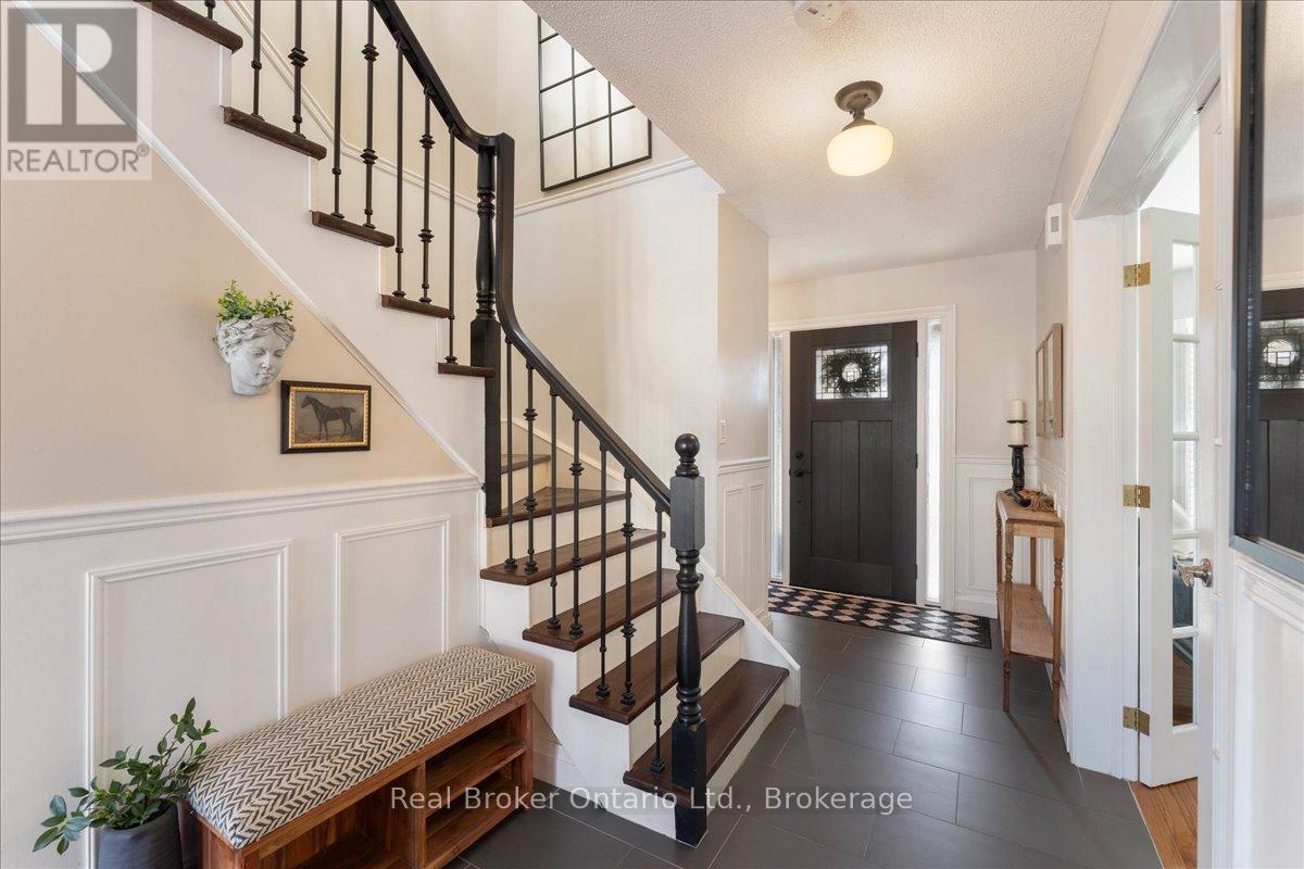 Property at 8 JEANETTE AVENUE image 4