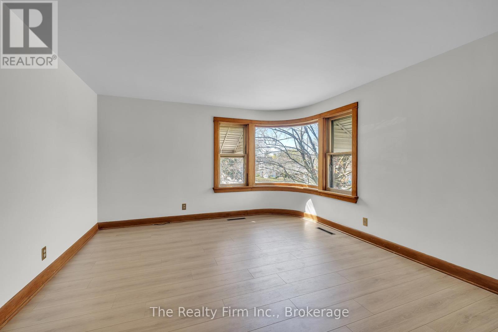 104 Oxford Street, Woodstock, Ontario  N4S 6A7 - Photo 10 - X12112864