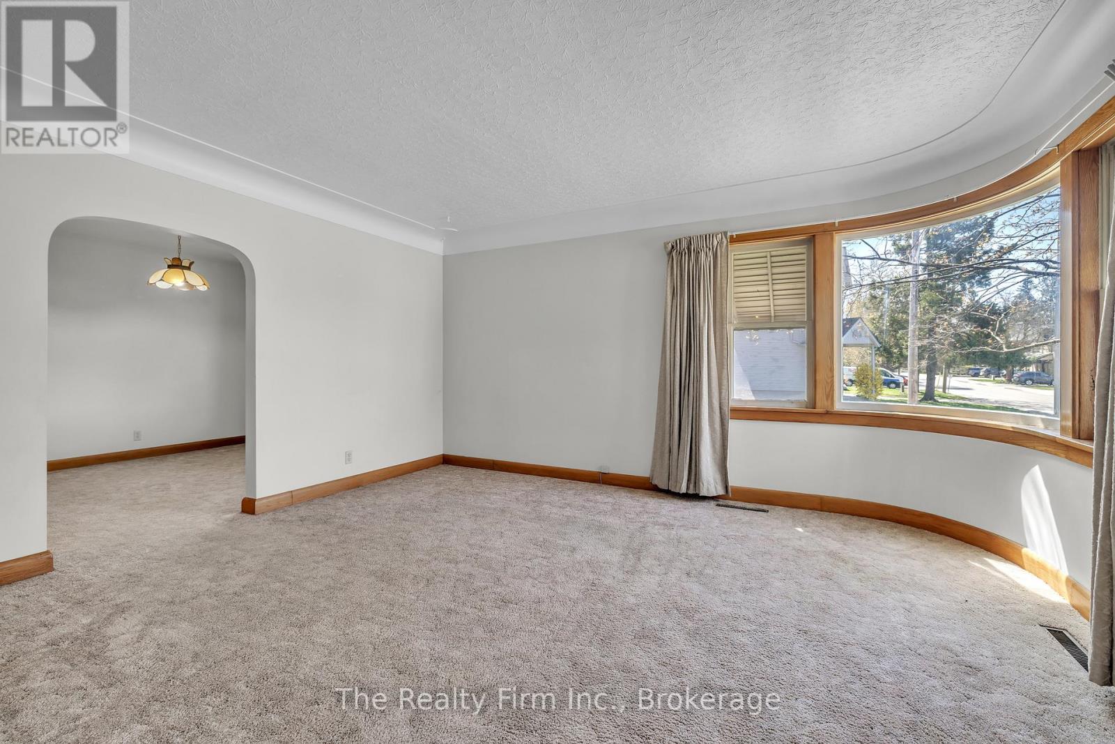 104 Oxford Street, Woodstock, Ontario  N4S 6A7 - Photo 15 - X12112864