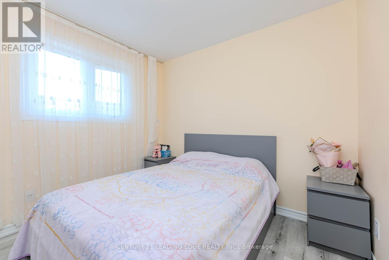 28 Sawmill Road, Toronto, Ontario  M3L 2M2 - Photo 22 - W12109047