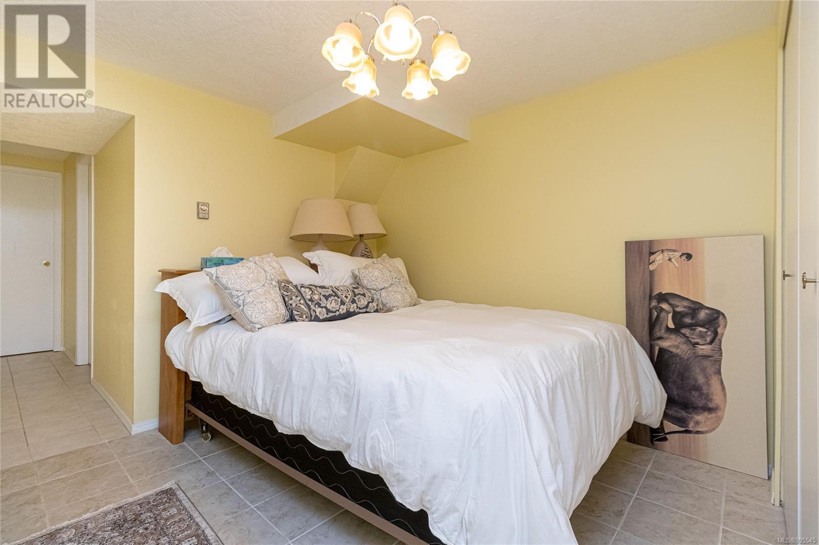 5182 Santa Clara Ave, Saanich, British Columbia  V8Y 1W4 - Photo 27 - 995545