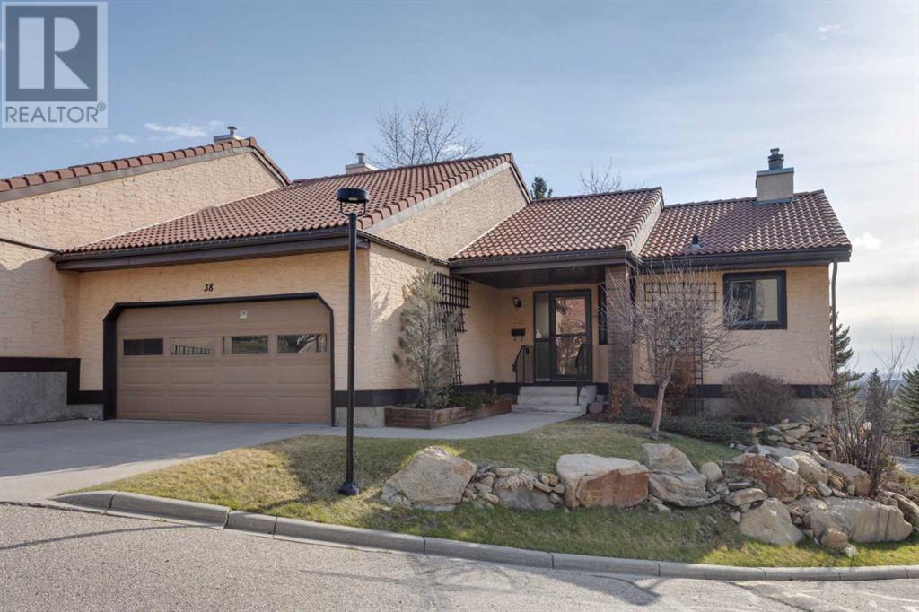 38, 118 Strathcona Road Sw, Calgary, Alberta  T3H 1P3 - Photo 1 - A2211438
