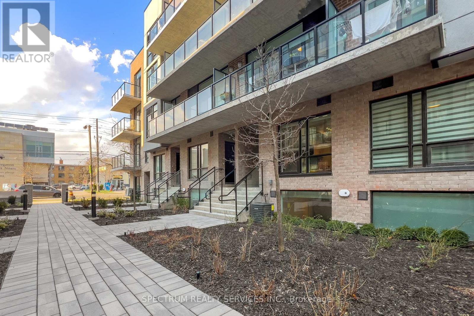 Property at 4 - 851 SHEPPARD AVENUE W image 4