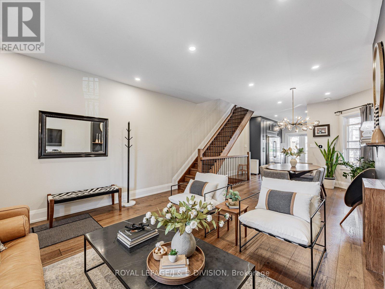 291 Highfield Road, Toronto, Ontario  M4L 2V4 - Photo 5 - E12112699
