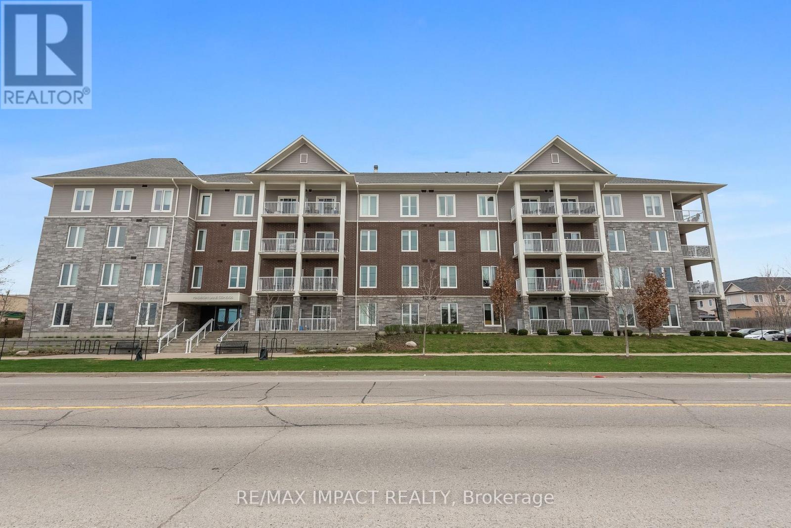 305 - 290 Liberty Street N, Clarington, Ontario  L1C 0H3 - Photo 2 - E12112703